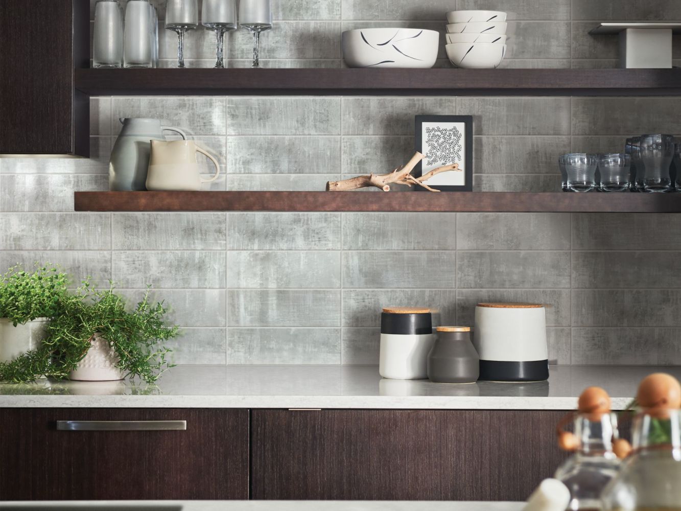 Shaw Floors Urban Groove4x12 Silver Frost 00510_TG43D