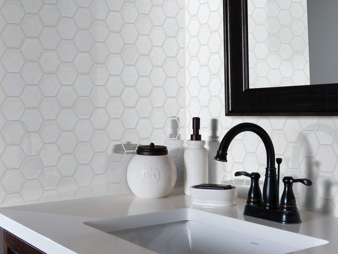 Shaw Floors Home Fn Gold Ceramic Geoscapes Hexagon White 00100_TGJ78