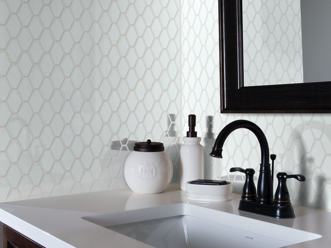 Shaw Floors Home Fn Gold Ceramic Geoscapes Diamond White 00100_TGJ79