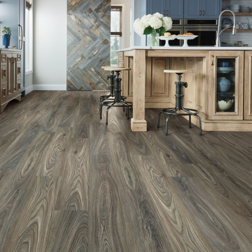 Shaw Builder Flooring Clayton Homes Augusta Dark Elm 00915_C172Y