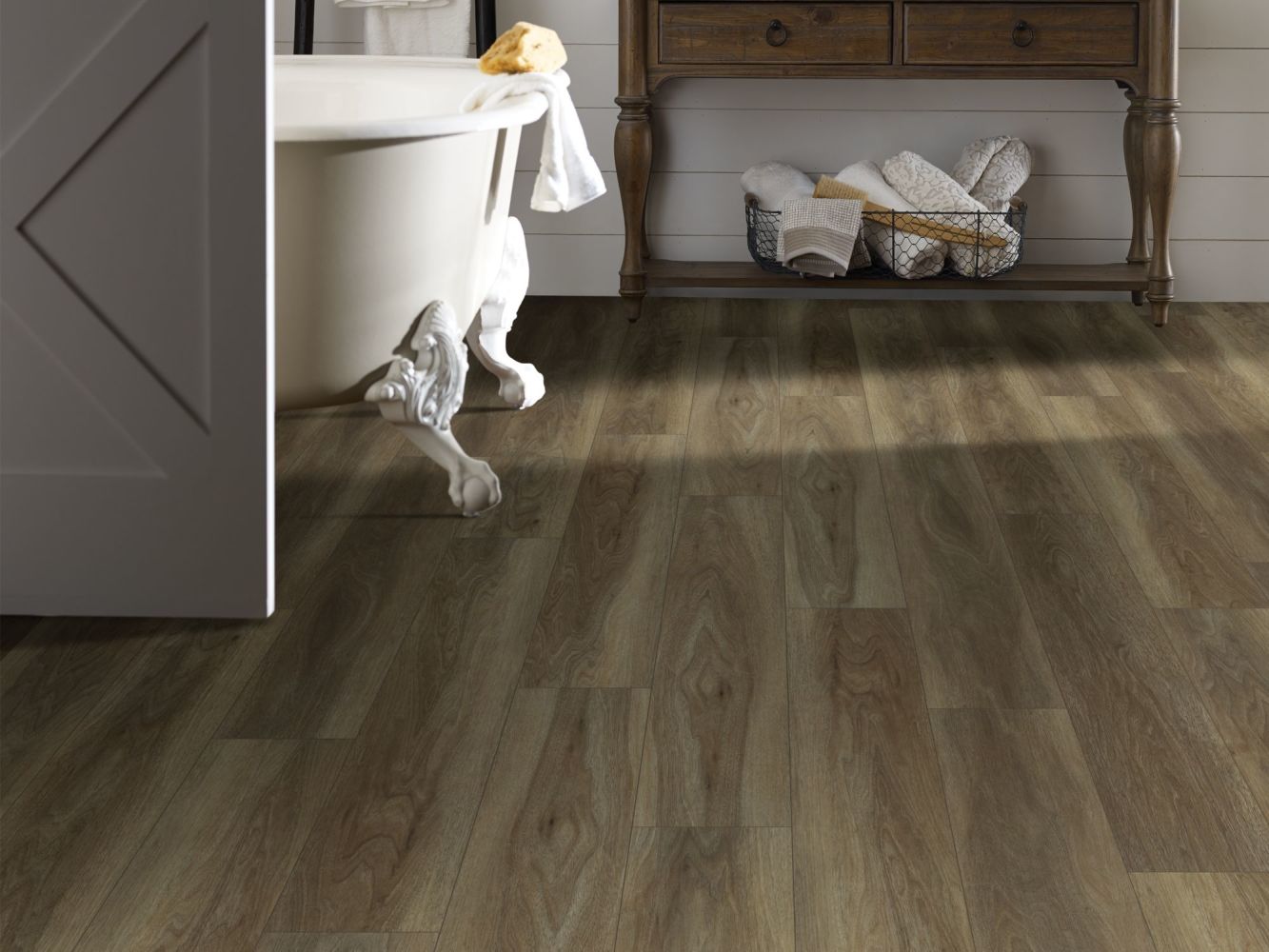 Shaw Floors Resilient Property Solutions Resolute 7″ Plus Wire Walnut 07040_VE278