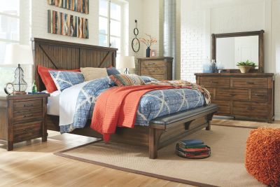 Lakeleigh – Brown – 5 Pc. – Dresser, Mirror, Queen Upholstered Bed B718/31/36/157/154/96