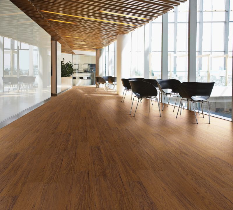 Philadelphia Commercial Resilient Commercial Bosk Golden Hickory
