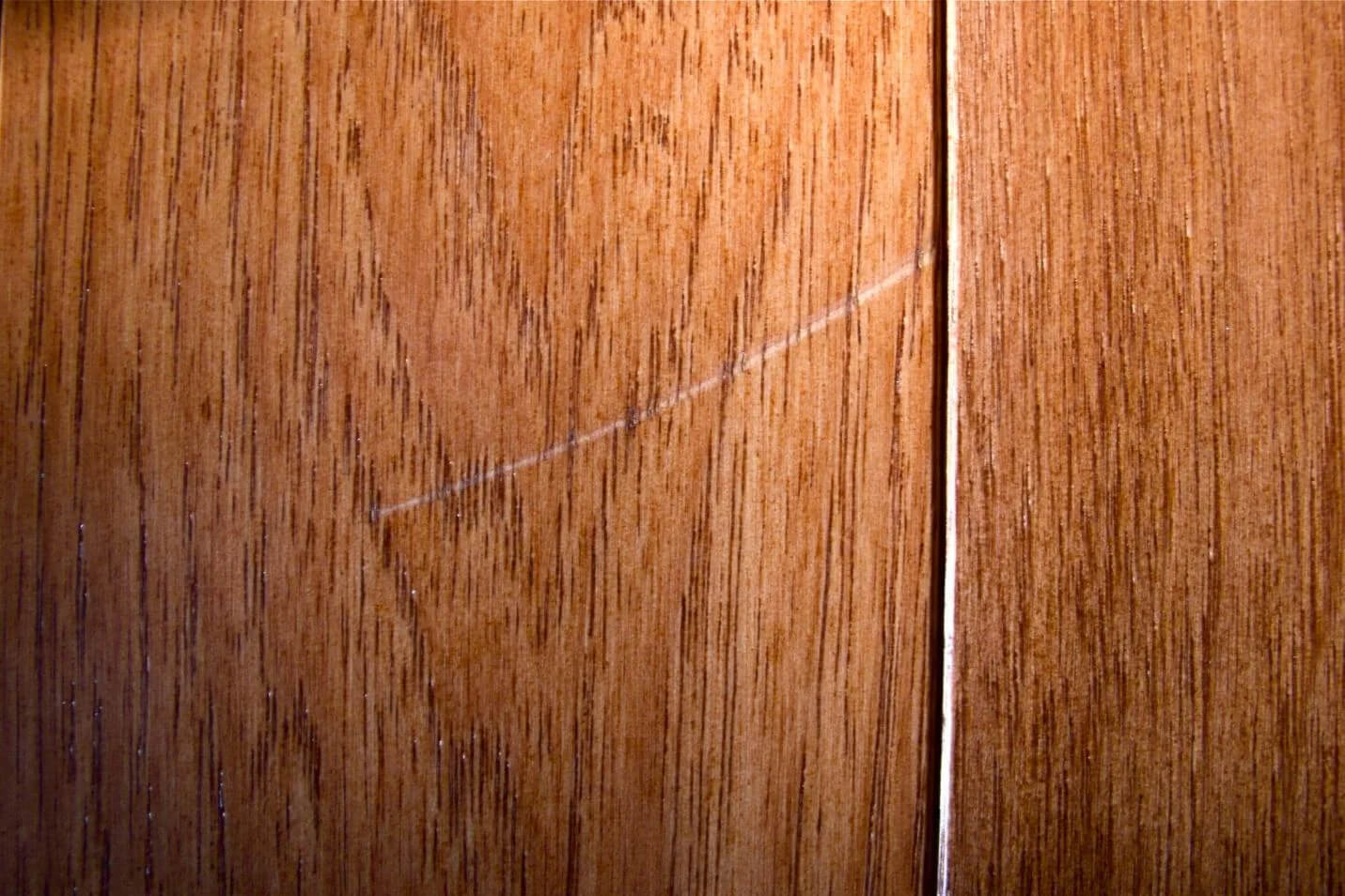<a href='https://greatertennessee.com/flooring/flooring-101/hardwood-101/how-to-fix-scratches-on-hardwood-floors/' title='How to Fix Scratches on Hardwood Floors'>How to Fix Scratches on Hardwood Floors</a>